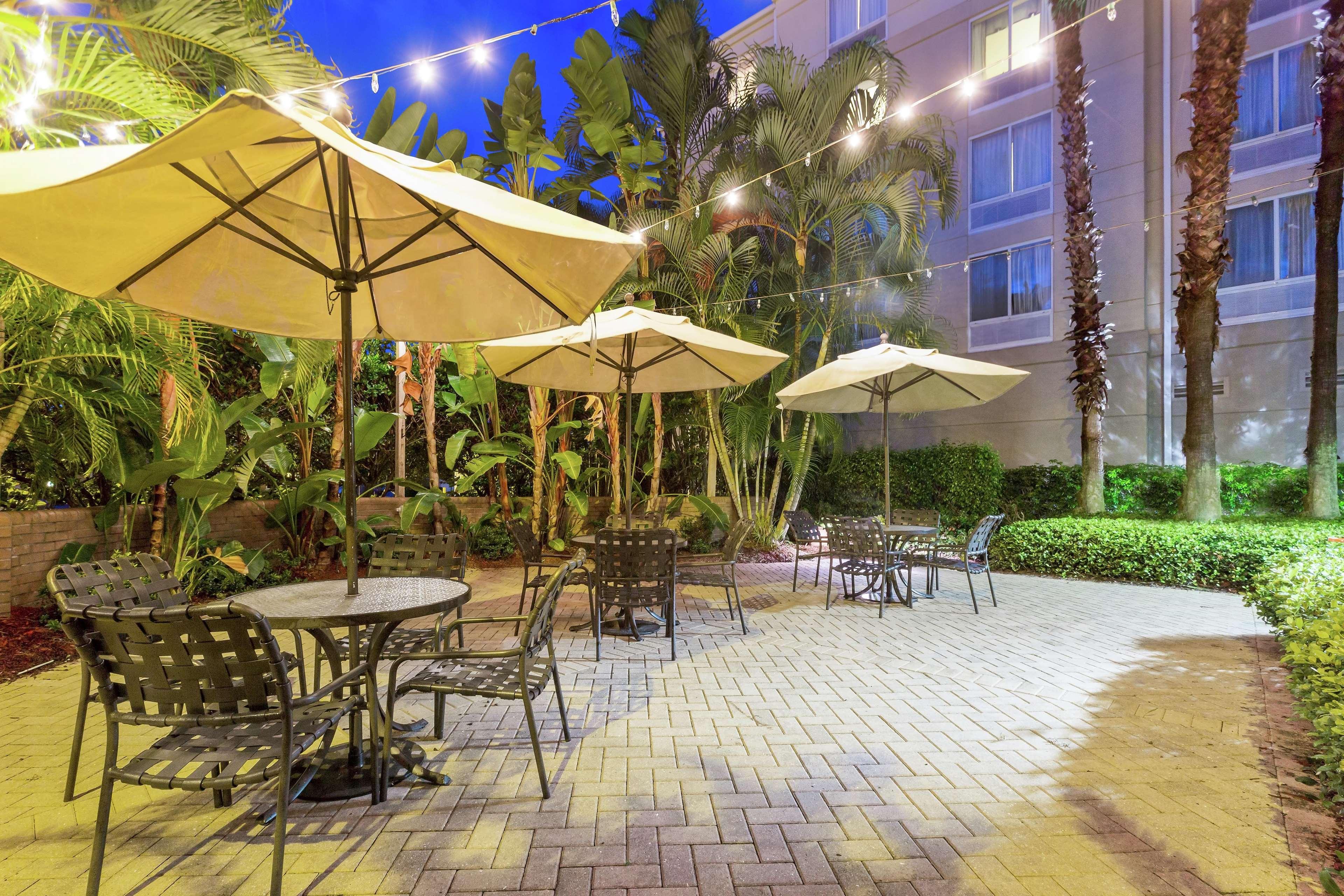 Hilton Garden Inn Fort Myers Dış mekan fotoğraf