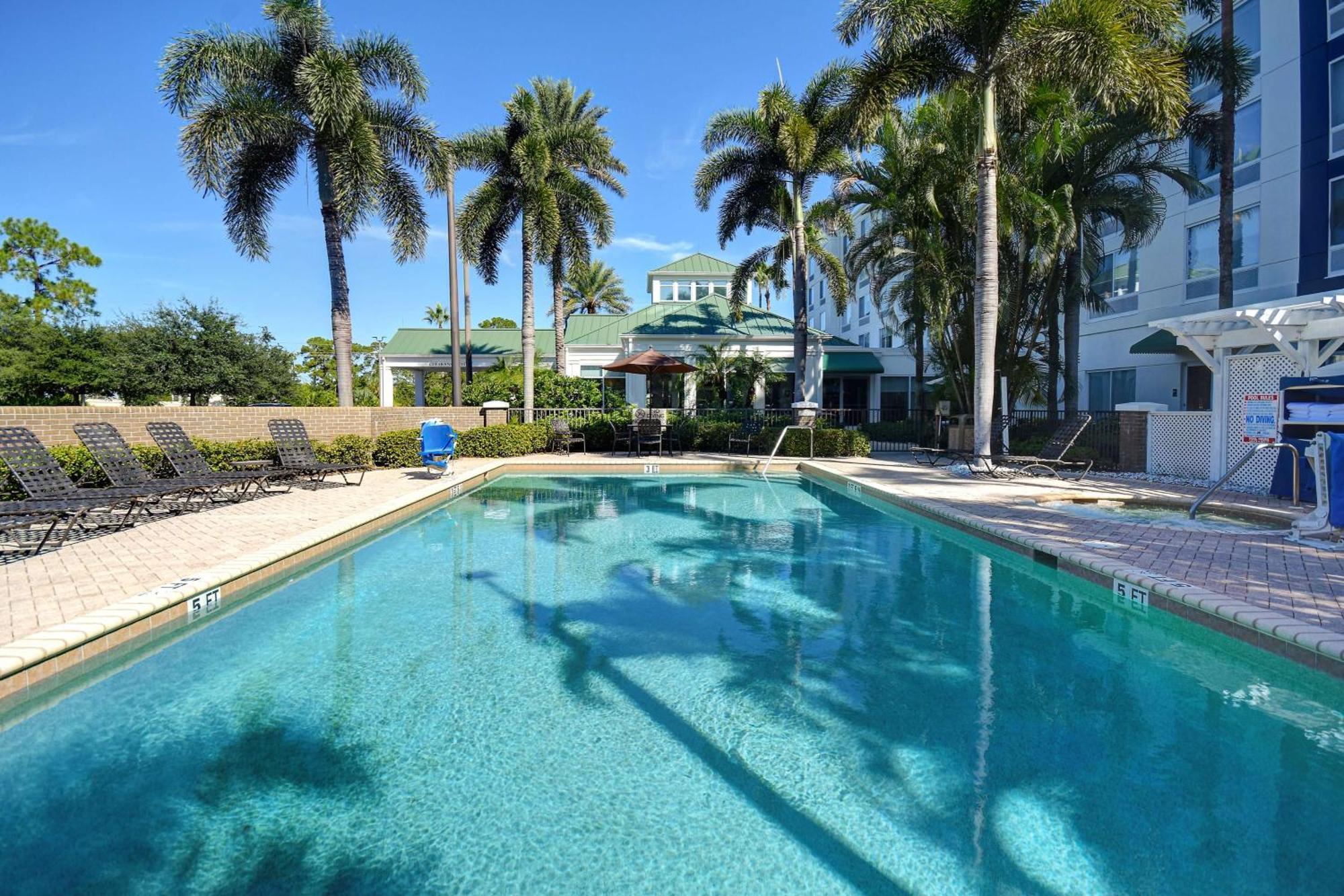 Hilton Garden Inn Fort Myers Dış mekan fotoğraf