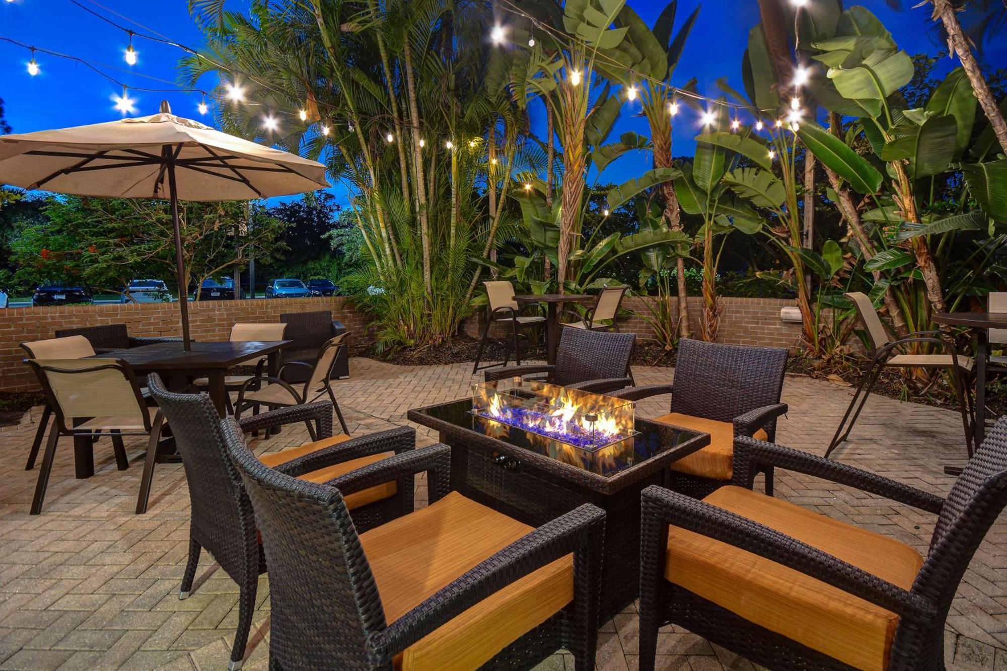 Hilton Garden Inn Fort Myers Dış mekan fotoğraf